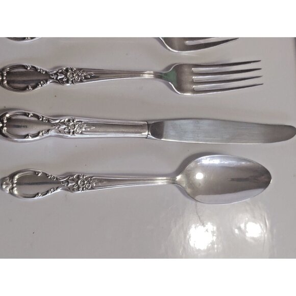 Vintage WM Rogers & Son Silver Plated Cutlery Set - Picture 10 of 14